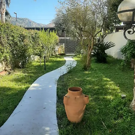 بيت للعطل Villla Chiazzese